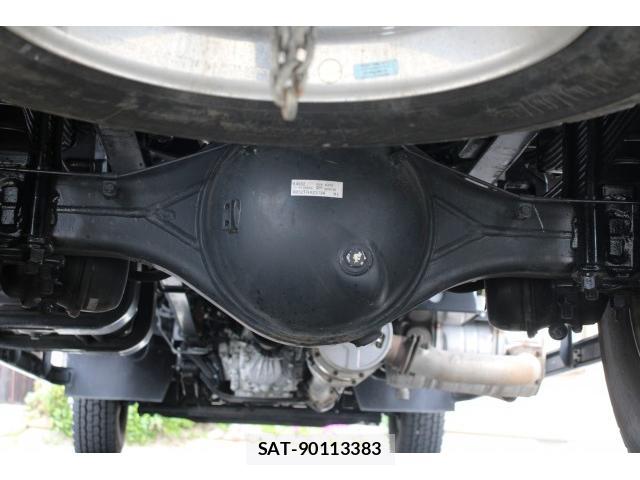 MITSUBISHI FUSO Fighter 2011-08 7793530-19