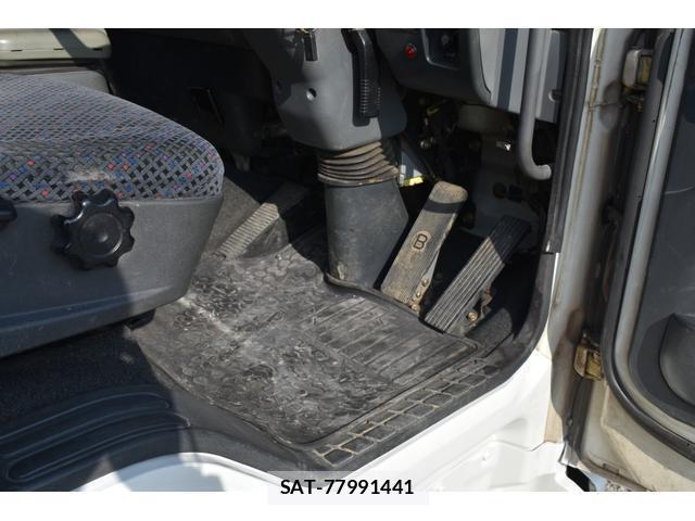 MITSUBISHI FUSO Fighter 2006-03 7796514-10