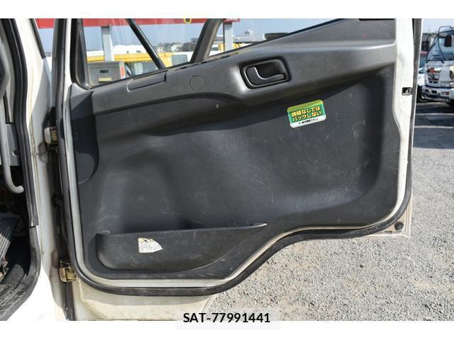 MITSUBISHI FUSO Fighter 2006-03 7796514-17