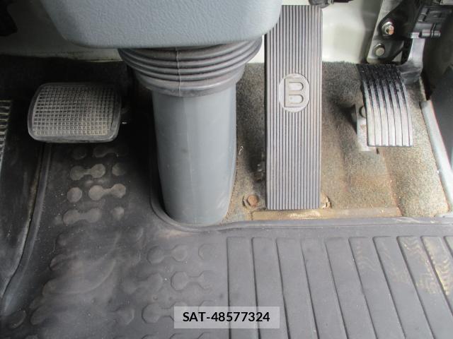MITSUBISHI FUSO Fighter 2015-03 7799798-7