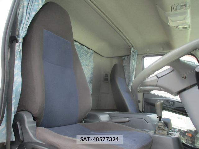MITSUBISHI FUSO Fighter 2015-03 7799798-8