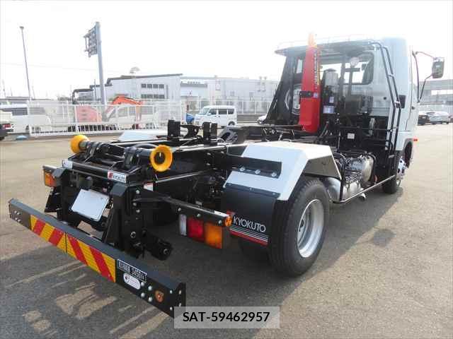 MITSUBISHI FUSO Fighter 2026-03 7800302-3