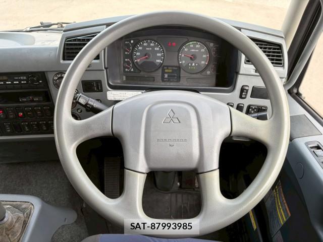 MITSUBISHI FUSO Fighter 2013-08 7805643-17