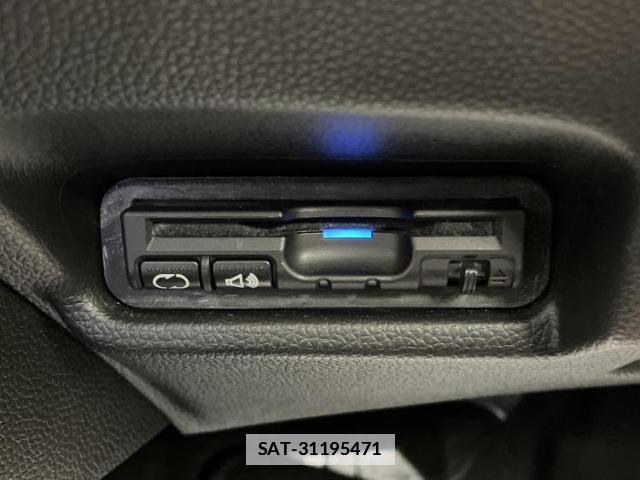 Honda FIT HYBRID 2016-10 7796574-17
