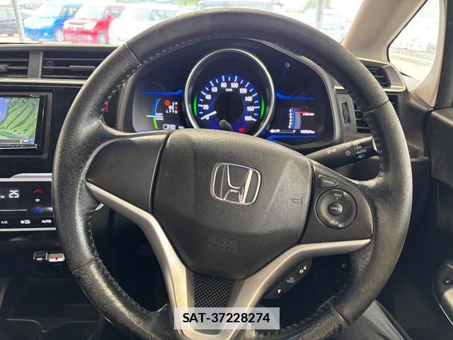 Honda FIT HYBRID 2014-04 7798553-19