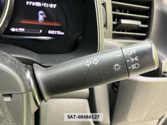 Honda FIT 2017-07 7806818-16
