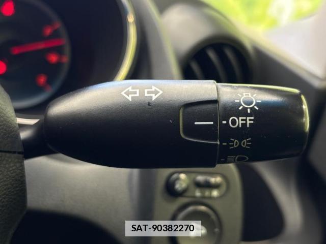 Honda FIT 2013-07 7808865-11