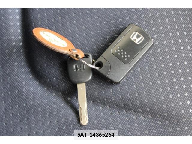 Honda FIT 2010-03 7810119-8
