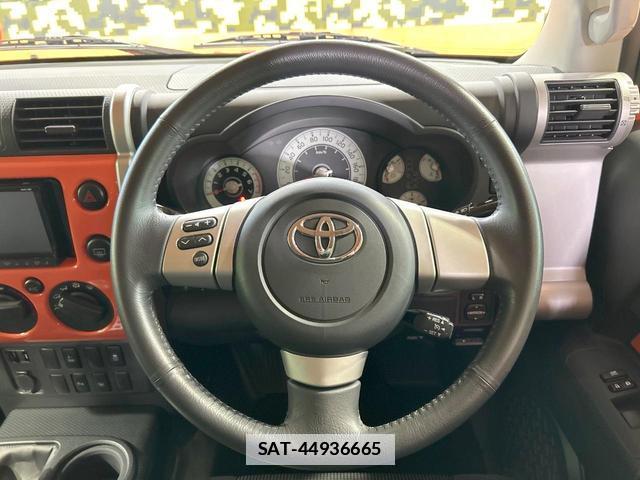 Toyota FJ CRUISER 2013-07 7794588-10