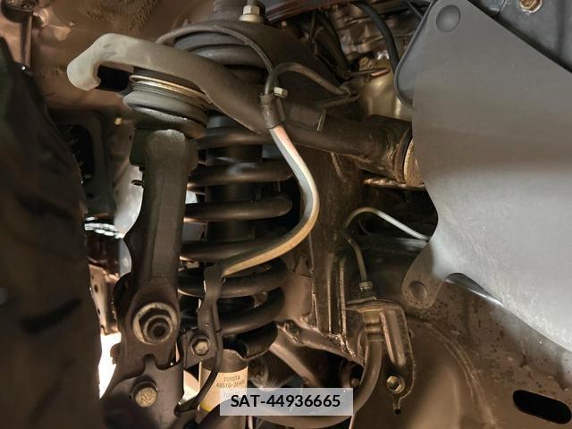 Toyota FJ CRUISER 2013-07 7794588-19