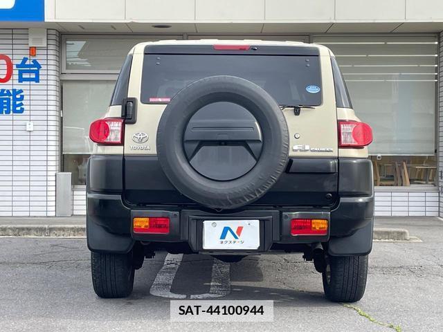 Toyota FJ CRUISER 2018-03 7794812-13