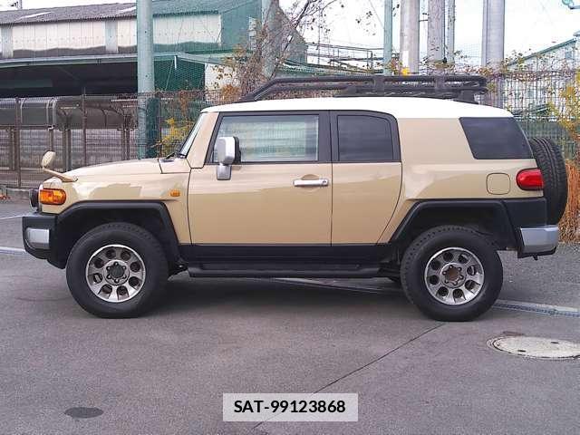 Toyota FJ CRUISER 2011-08 7796578-10
