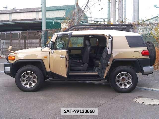 Toyota FJ CRUISER 2011-08 7796578-11