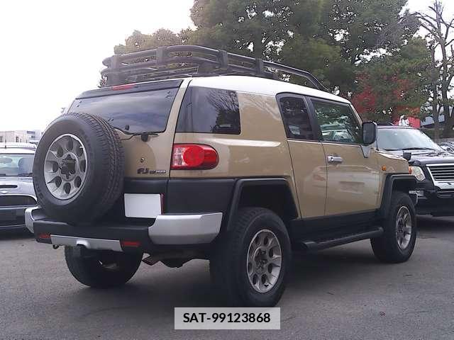 Toyota FJ CRUISER 2011-08 7796578-13