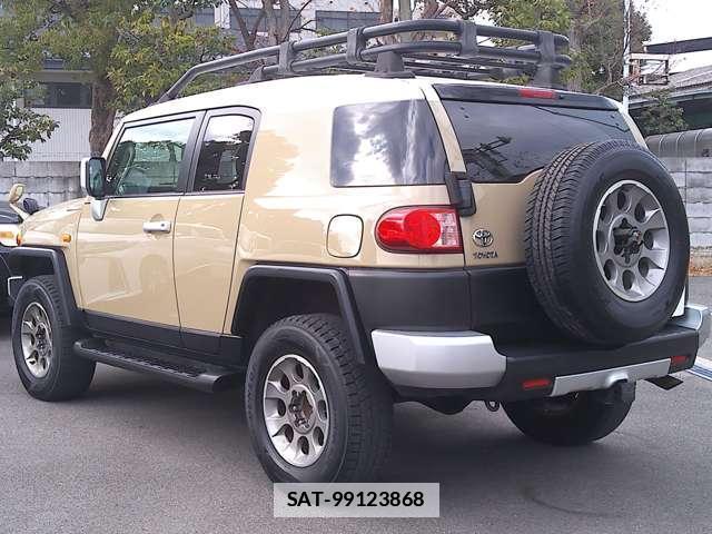 Toyota FJ CRUISER 2011-08 7796578-14