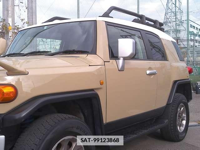 Toyota FJ CRUISER 2011-08 7796578-15