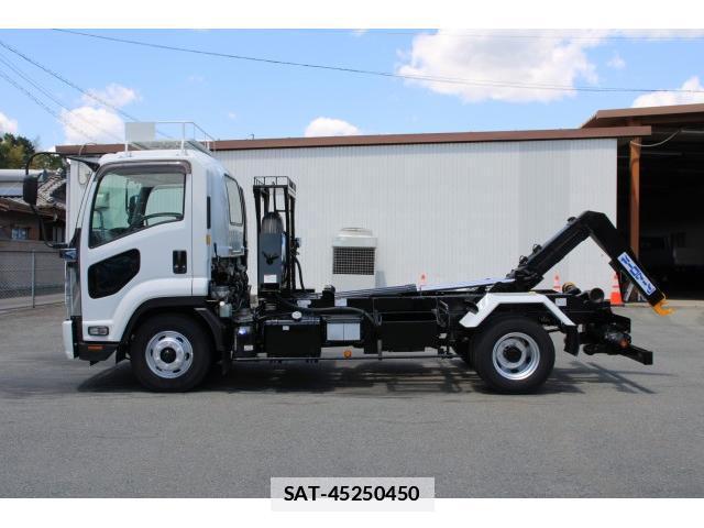 Isuzu FORWARD 2018-03 7793483-3