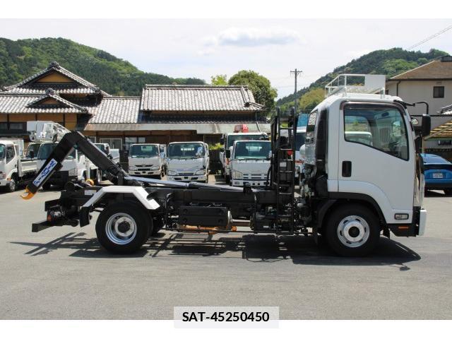 Isuzu FORWARD 2018-03 7793483-4