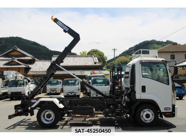 Isuzu FORWARD 2018-03 7793483-6