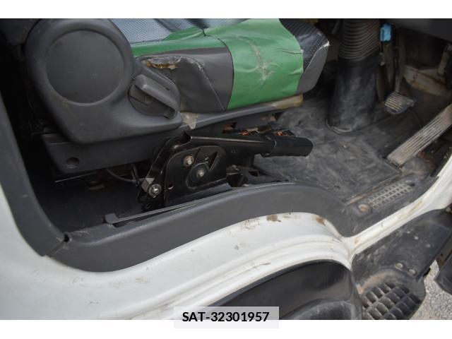 Isuzu FORWARD 2012-05 7796526-13