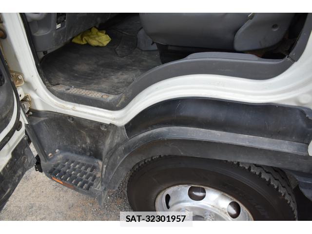 Isuzu FORWARD 2012-05 7796526-19