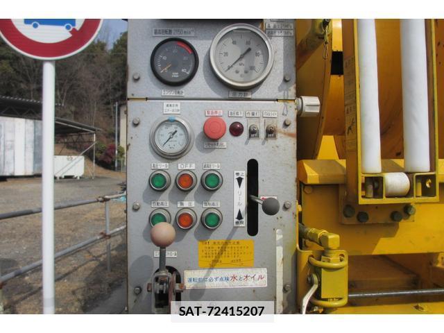 Isuzu FORWARD 2005-06 7798412-5