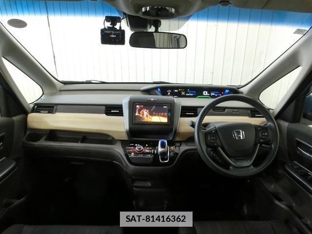 Honda FREED HYBRID 2017-03 7797944-3