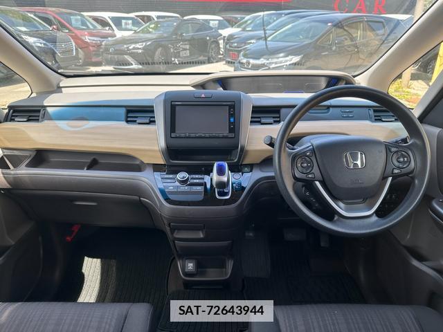 Honda FREED HYBRID 2016-01 7802240-1