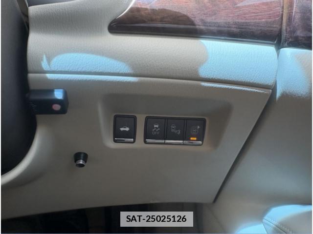Nissan FUGA HYBRID 2017-03 7794049-12