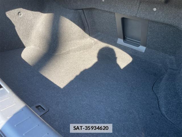 Nissan FUGA 2016-08 7807022-18