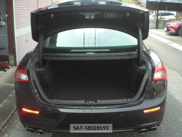 Maserati GHIBLI 2016-08 7795190-17