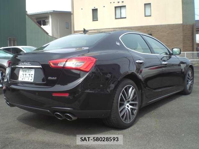 Maserati GHIBLI 2016-08 7795190-3