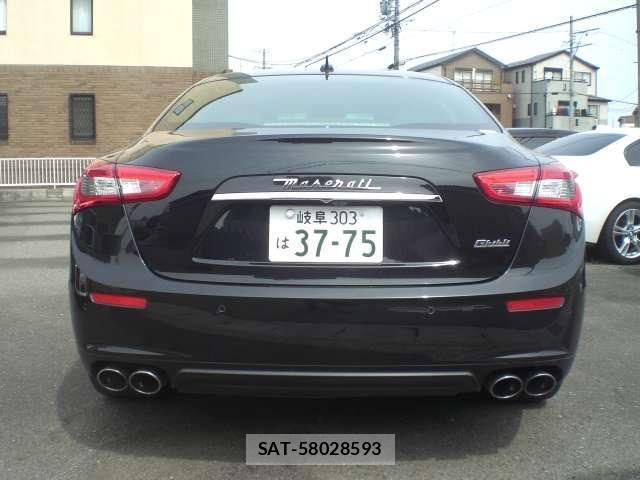 Maserati GHIBLI 2016-08 7795190-4