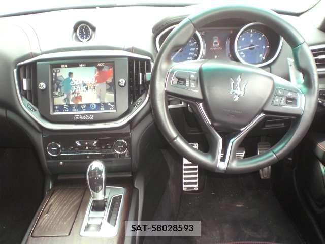 Maserati GHIBLI 2016-08 7795190-6
