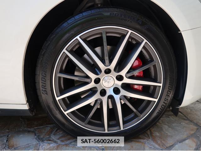 Maserati GHIBLI 2016-08 7806545-17