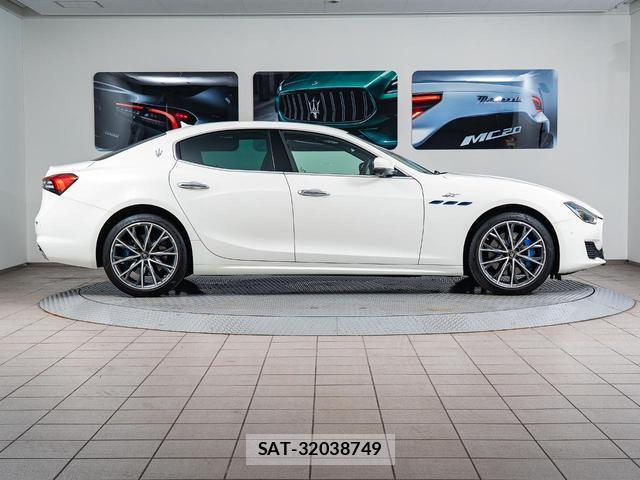 Maserati GHIBLI 2023-10 7806554-16