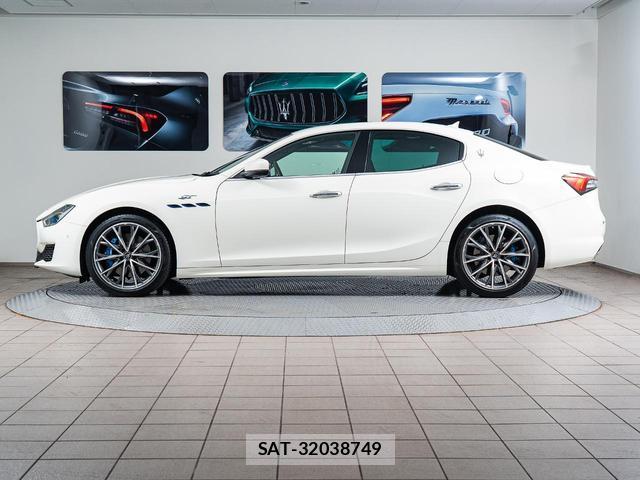 Maserati GHIBLI 2023-10 7806554-17