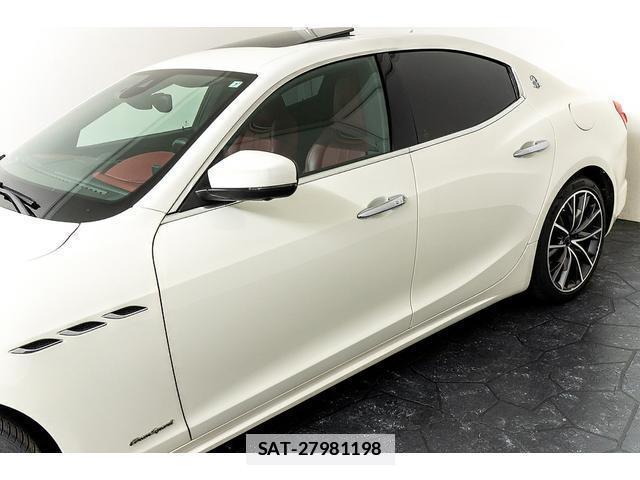 Maserati GHIBLI 2019-06 7807057-7