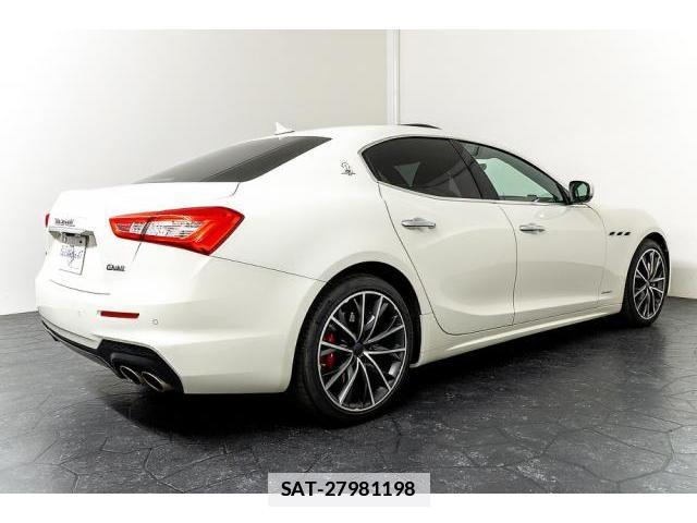 Maserati GHIBLI 2019-06 7807057-8