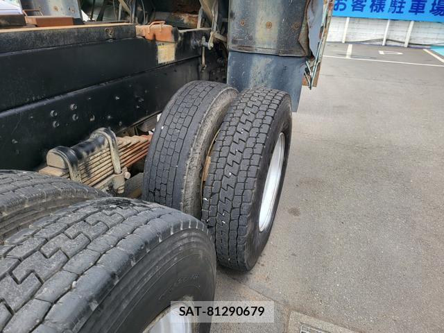 Isuzu GIGA 2001-09 7798012-13