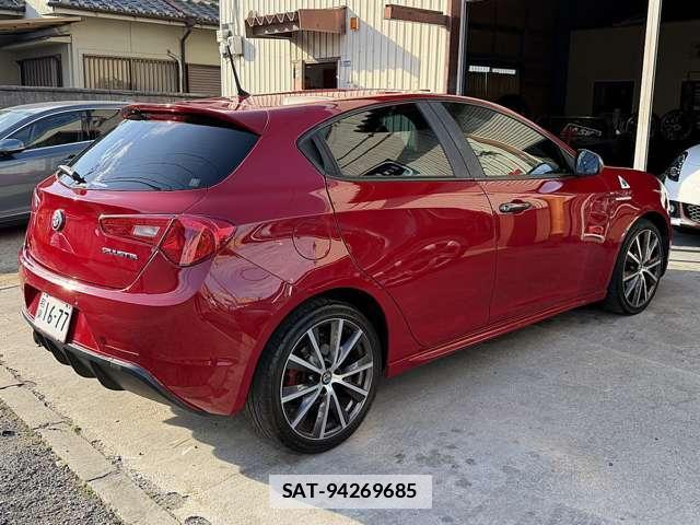 ALFA ROMEO GIULIETTA 2017-03 7797160-10