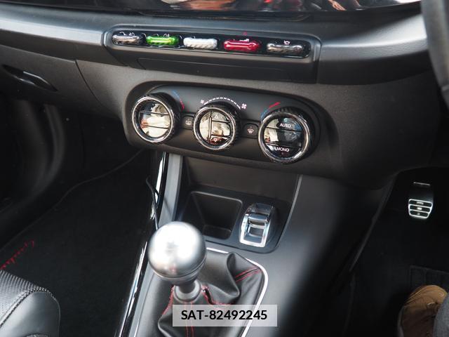 ALFA ROMEO GIULIETTA 2013-02 7805044-10