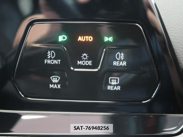 VolksWagen GOLF GTI 2023-02 7796045-14