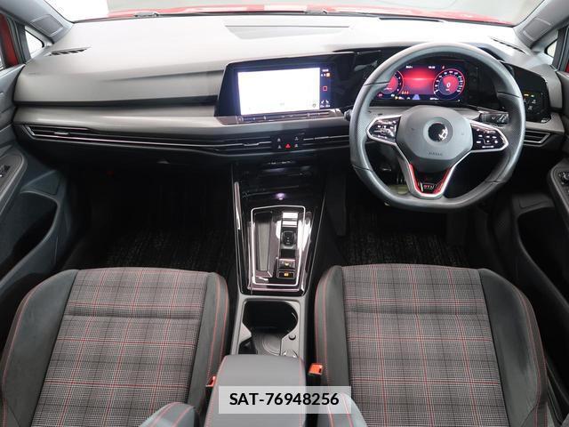 VolksWagen GOLF GTI 2023-02 7796045-3