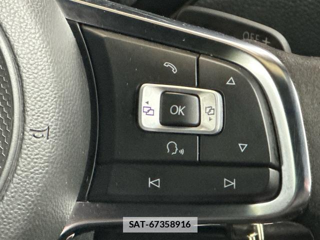 VolksWagen GOLF GTI 2016-10 7808962-17