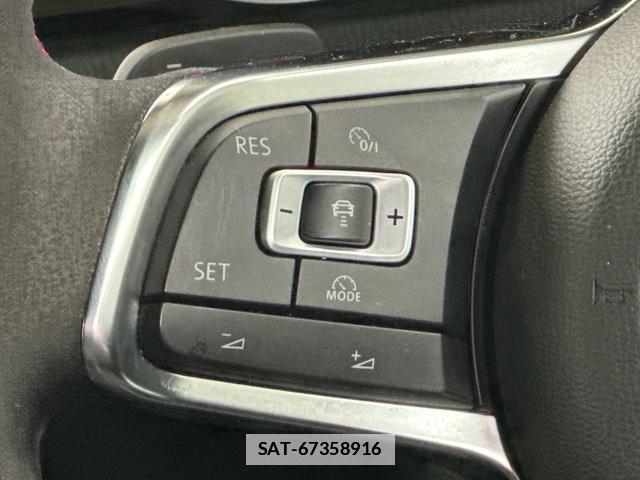 VolksWagen GOLF GTI 2016-10 7808962-18