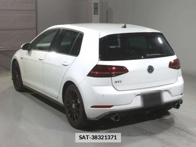 VolksWagen GOLF GTI 2018-09 7810410-3