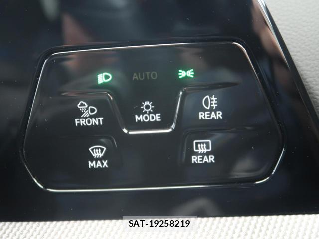 VolksWagen GOLF R 2025-04 7796043-15
