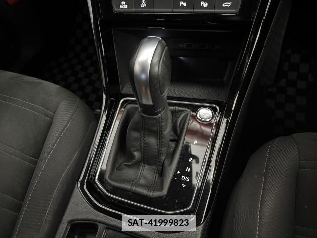 VolksWagen GOLF TOURAN 2021-03 7797890-14