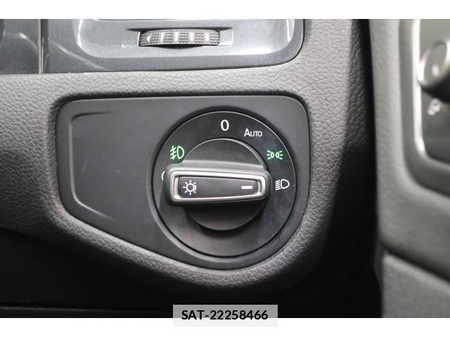 VolksWagen GOLF VARIANT 2019-07 7793196-10